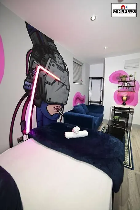 Double Bed Studio Flat With Netflix Flat B Unit C2 Wifi Disney By Cineplex Short Lets Serviced Apartments London United Kingdom