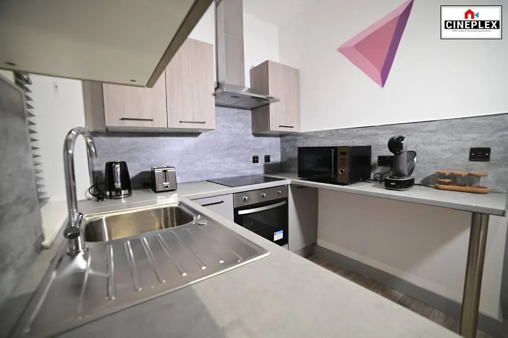 Double Bed Studio Flat With Netflix Flat B Unit C2 Wifi Disney By Cineplex Short Lets Serviced Apartments London United Kingdom