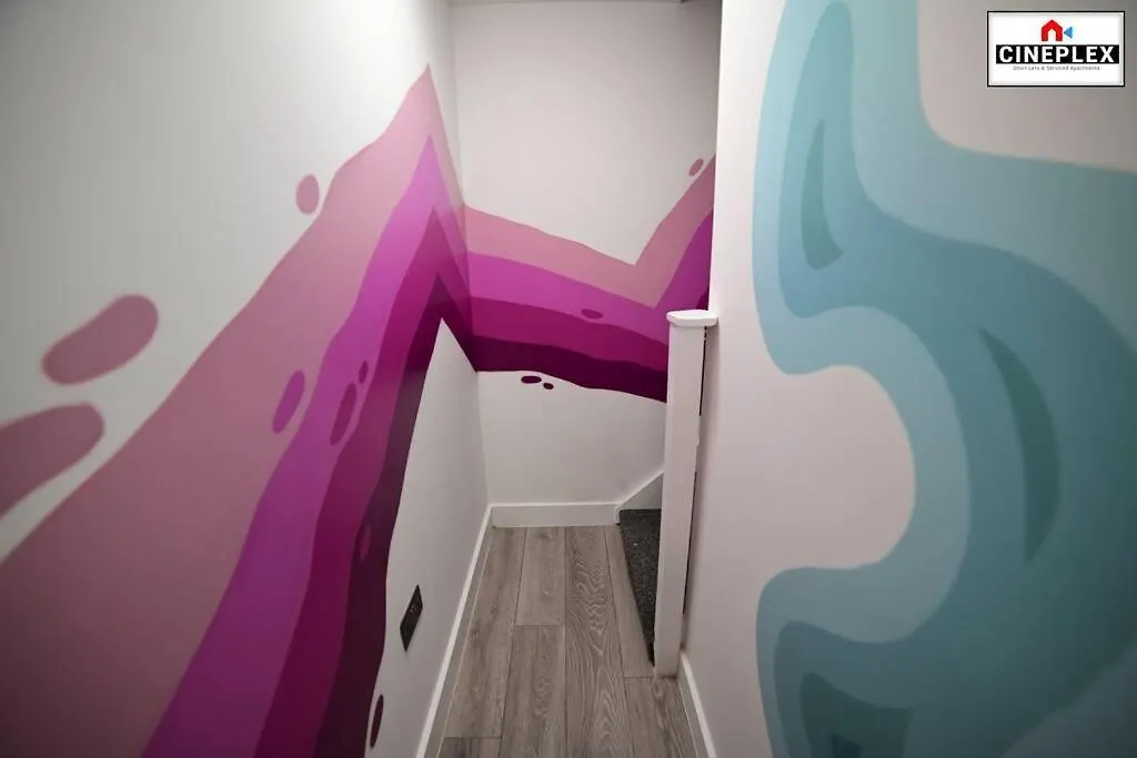 Double Bed Studio Flat With Netflix Flat B Unit C2 Wifi Disney By Cineplex Short Lets Serviced Apartments London United Kingdom